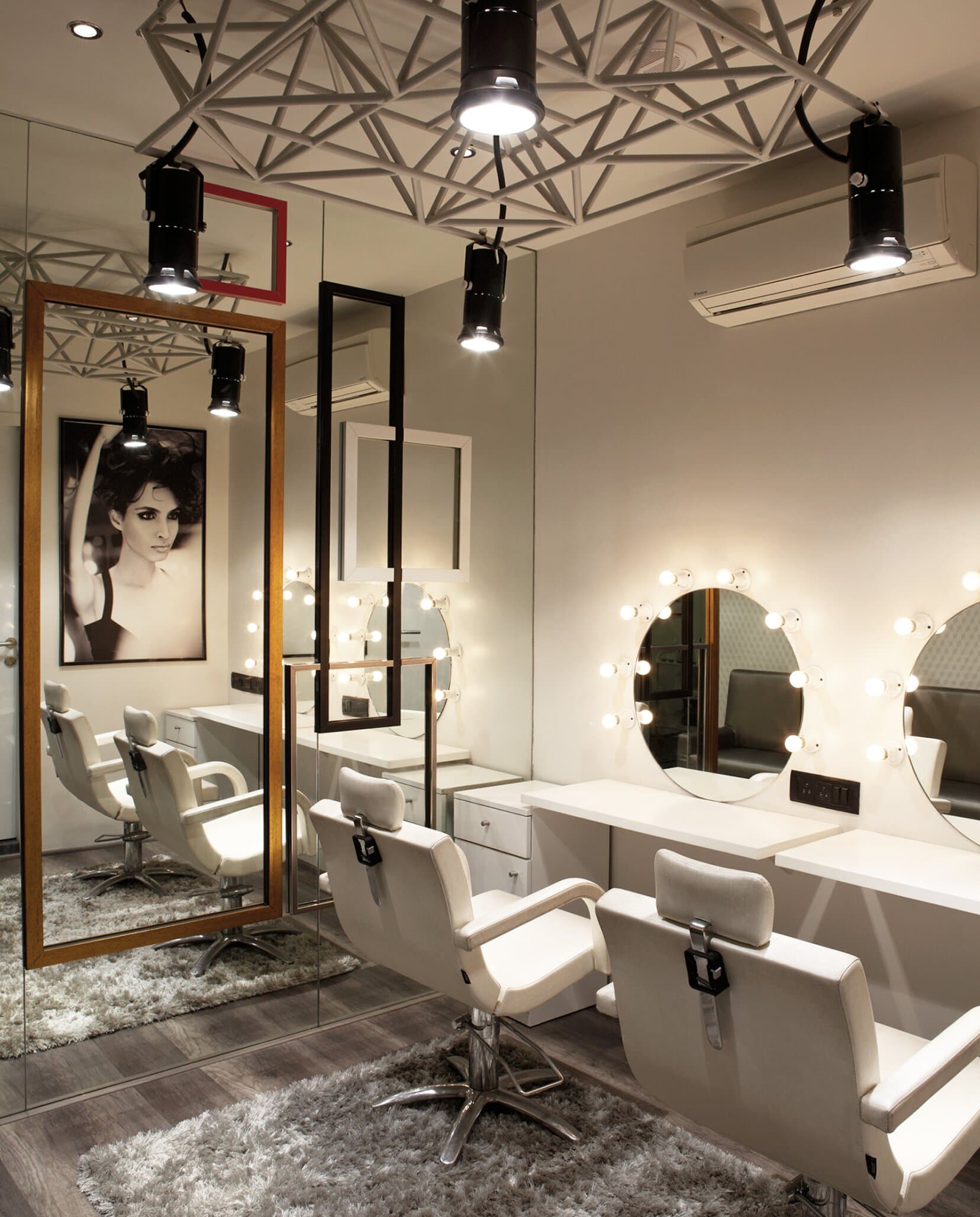 Lakmé Absolute Salon
